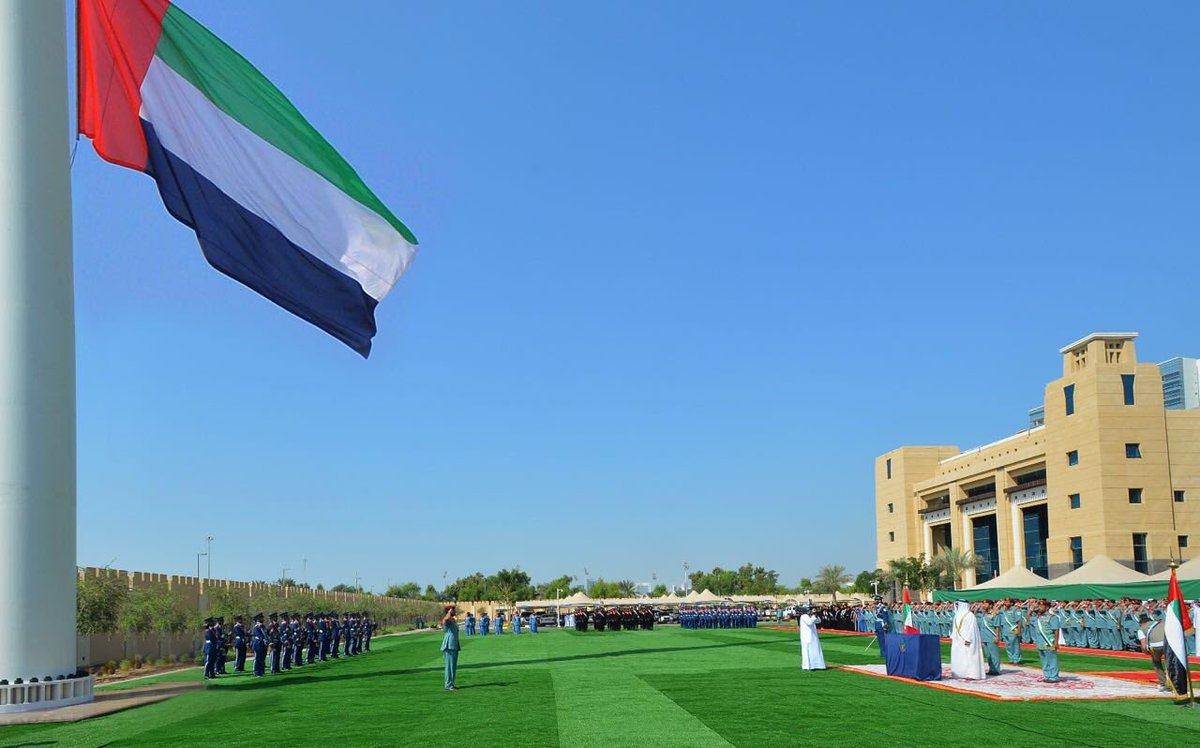 رفّ بمداك وفضاك الواسع العالي

وقلوبنا بالصدور ترف من شانك