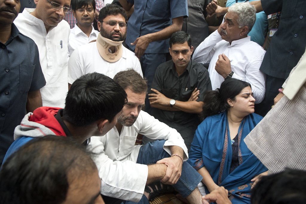 INCIndia's tweet photo. Congress Vice President Rahul Gandhi at the funeral of Martyr Ram Kishan Grewal at Bhiwani, today. (1/2) https://t.co/cCAEj5Uw1v