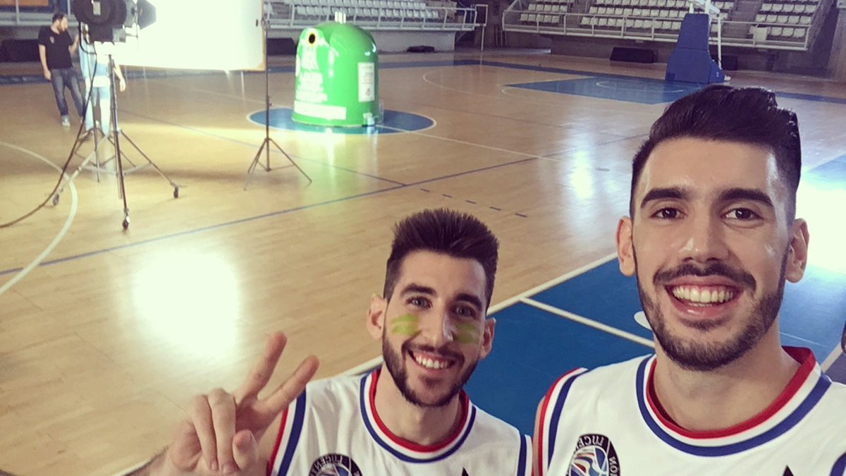 AlvaritoMartin8's tweet photo. Mañana muy divertida rodando para @ecovidrio 🎥🎬😄 https://t.co/p6ZP2G0DXG