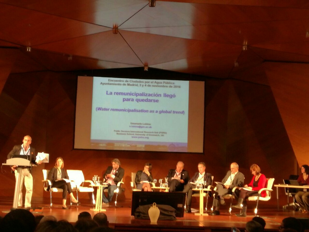 P_Huelva's tweet photo. Compas en Madrid, remunicipalización: necesaria y urgente.  Creando lazos y conocimientos. Sí se puede!! https://t.co/5Fk5cbRnws