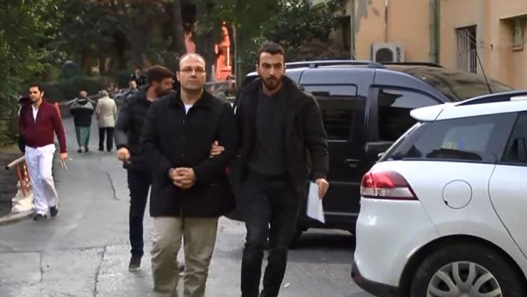 40 AKADEMİSYENE #BYLOCK GÖZALTISI!

Ülkenin değerlerine yazık oluyor...

diken.com.tr/darbe-girisimi… #BylockMağdurları