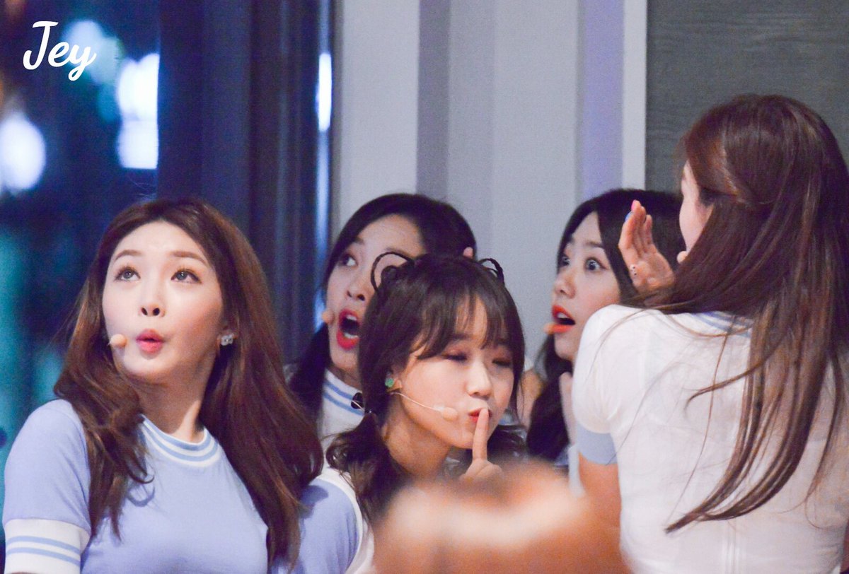 amiyurihimei's tweet photo. 「preview」161103 엠카 대기중
#아이오아이 #IOI
왜 놀란거야 ?? ㅋㅋ
#김세정 #강미나 #임나영  #김청하   #김소혜 #최유정 #김도연 https://t.co/906psA7Npu