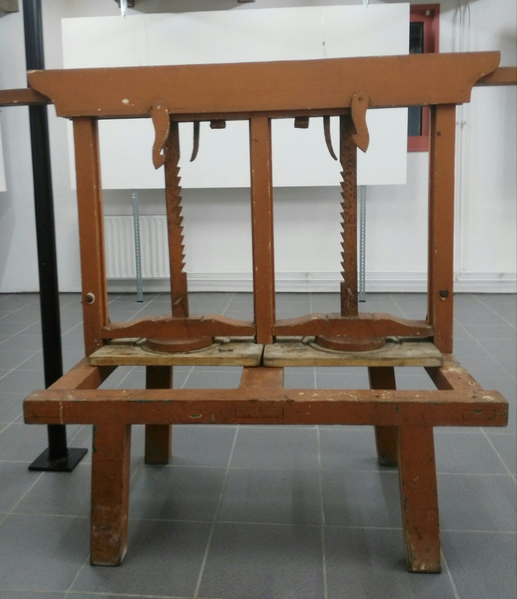 Onze nieuwste aanwinst. Een originele dubbele kaaspers #zuivelverleden