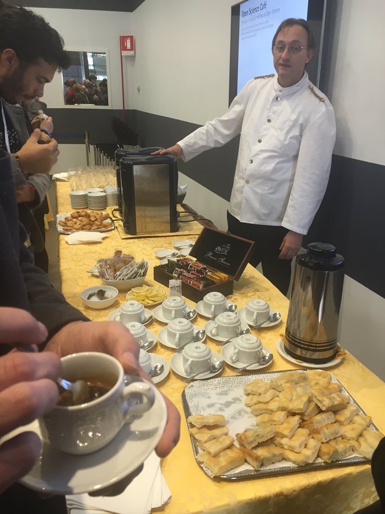 FDellaScienza's tweet photo. Pochi minuti al via: Open Science Cafè #festivalscienza #segni @ElsevierConnect https://t.co/lFoe6avFGx