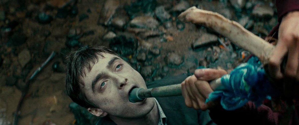 b230991's tweet photo. เพิ่งดู Swiss Army Man จบคือแบบสนุกเ���ี้ยๆ หนังแหวกแนวสุด โคตรบ้าโคตรฮาปนความจังไร แล้วคือแดเนียลนี่เล่นแบบเหมือนศพจริงมาก ลืมแฮรรี่น้อยไปเลย https://t.co/f3bc7f1Fvx