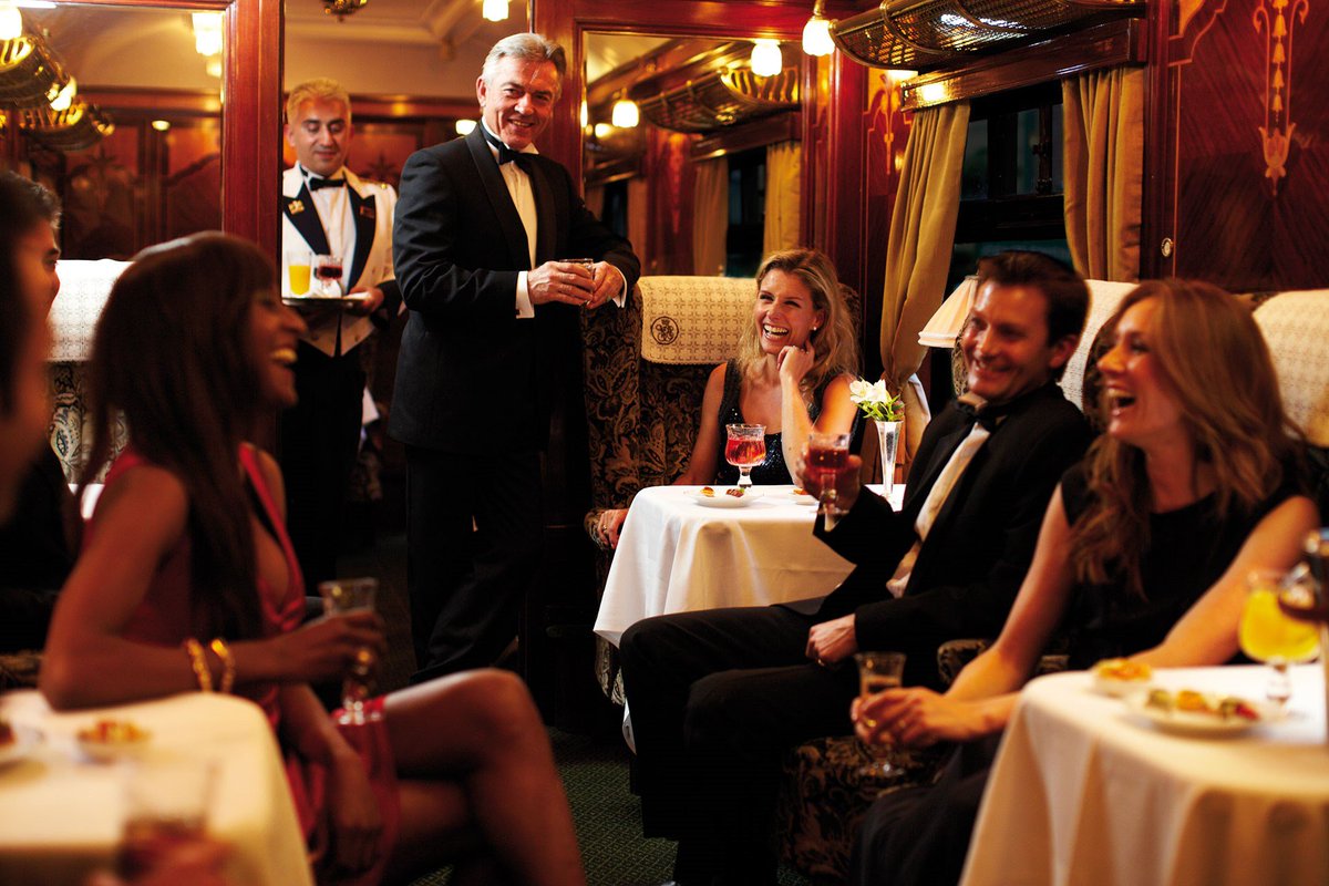 Tatlermagazine's tweet photo. Clear some space in your diaries, because these are the very best things to do in London this November... https://t.co/bknlBbxGnF https://t.co/jTQjoTlqf9