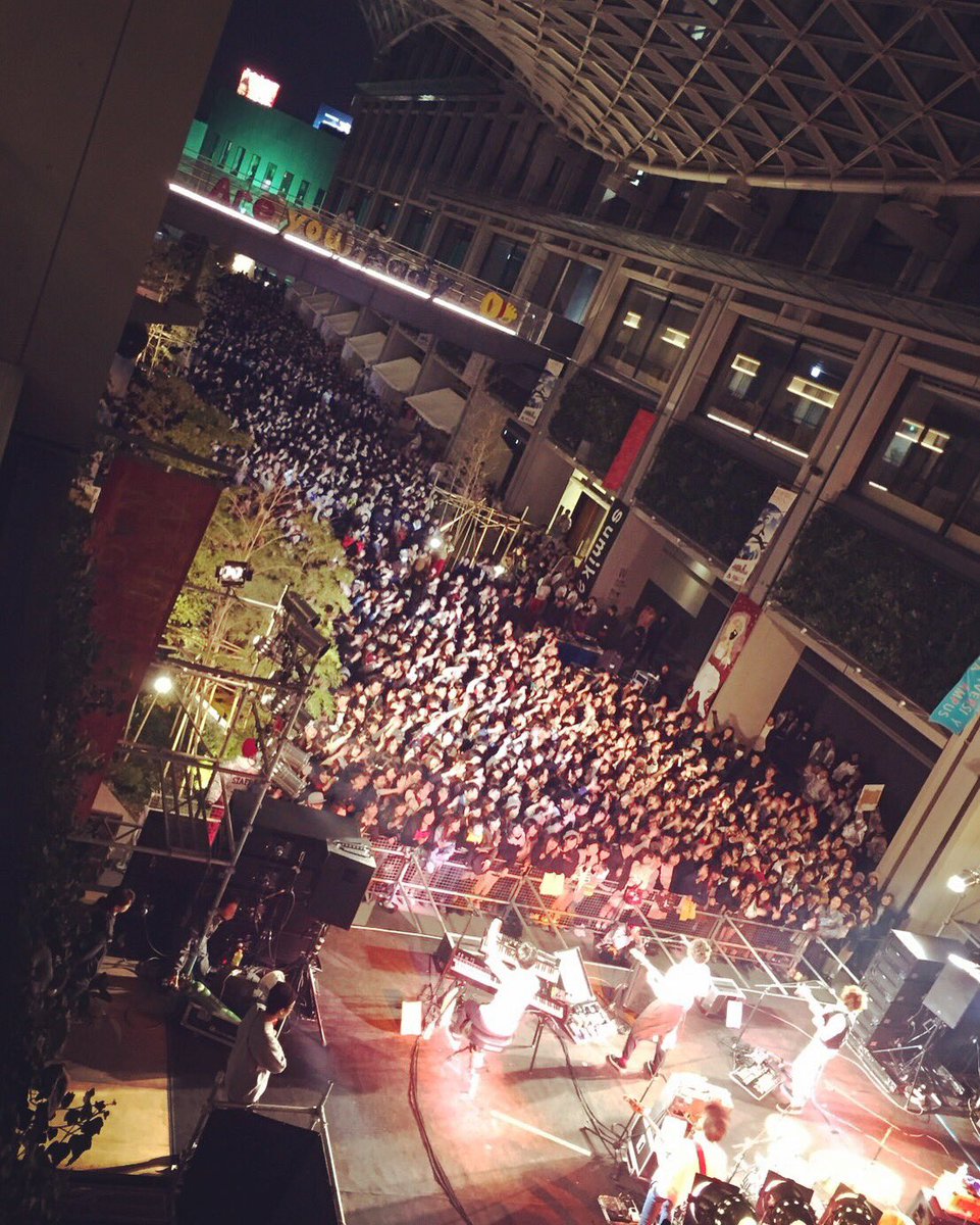 Sumika Live終了 愛知大学 名古屋キャンパス ささしま祭live終了 溢れんばかりの 人 人 人 寒い中お集まり頂いた皆様ありがとうございました 全力で運営をして下さったスタッフの皆様にも本当に感謝です 16年11月3日 本日も幸せでした