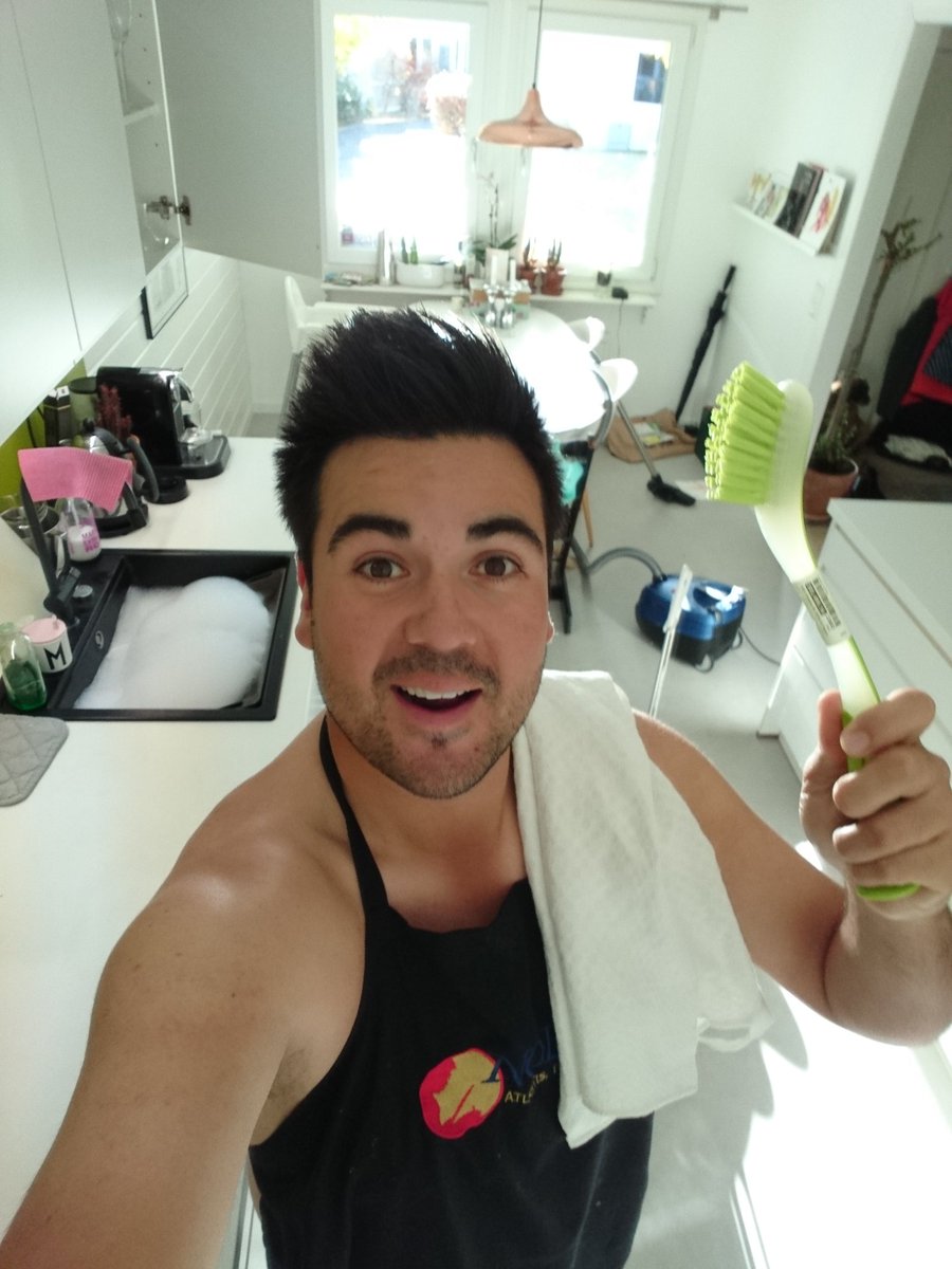 SwedishTORO's tweet image. You've got to love the #modernhusbands #cleanlikeaboss #tablehasturned #2016