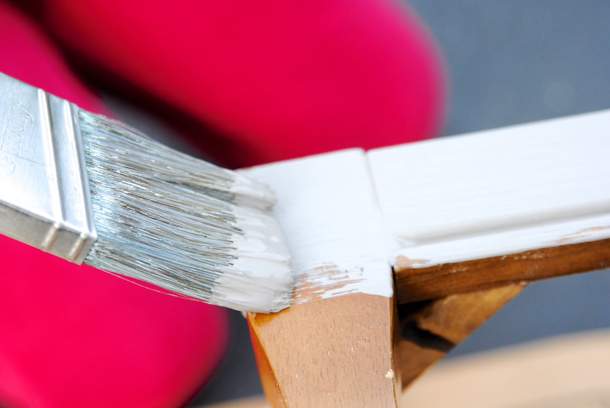 .<a href="/BeauxCadeauxLtd/">Beaux Cadeaux</a> are hosting a FREE chalk painting workshop on 18 November! facebook.com/events/2322401… #Plymstock #Plymouth #Upcycling RT!