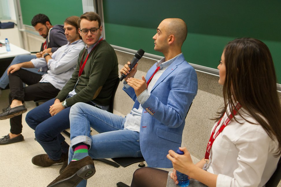 EconomUnav's tweet image. 2ª sesión de la #AlumniExperience, con @mazapatero, @ludomastro5, @titounda, @albadocusign e Íñigo Arias.
unav.edu/web/facultad-d…