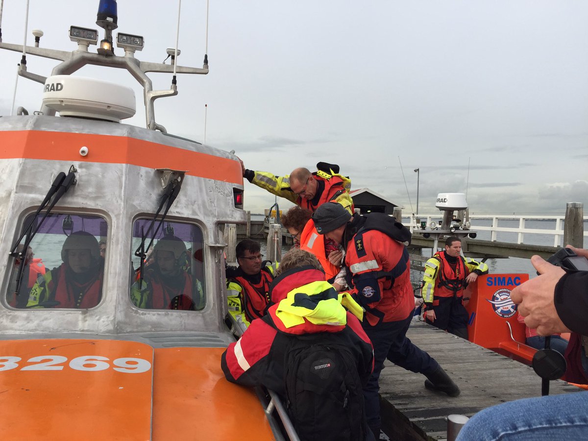 Waterwolf2016's tweet photo. Evacués met de Frans Verkade naar Monnickendam. #KNRM https://t.co/UAT9ISolAx