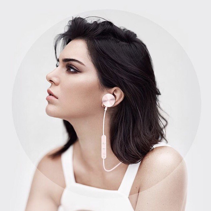 BenPollard1997's tweet photo. @KendallJenner 😎😘 Happy 21st Birthday Kenny 🎊🎁🎉 X https://t.co/kbNvGFkzXr