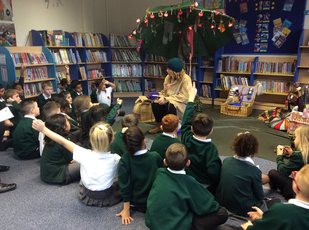 LyndonGreenJnr's tweet photo. 3E learning the magic of stories, Hansel & Gretel #languagealive https://t.co/ZUp7BIy8fD