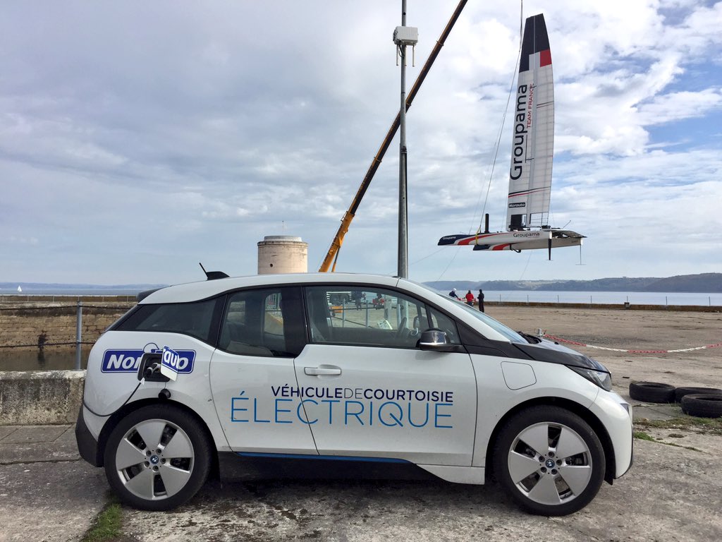 TeamFranceVoile's tweet image. Dans l'équipe, on a toujours de quoi rider à terre comme en mer 🏎⛵️ #Norauto #ClassAC