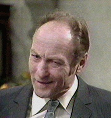 TalkingPicsTV's tweet photo. @LatestTVBtn @UKChristmasTV @ukclassictv @70s80sKidsTV 13:30 HOGGS BACK (UK-TV) childrens tv series from 1975 with #DerekRoyle https://t.co/aPppDtiwoR