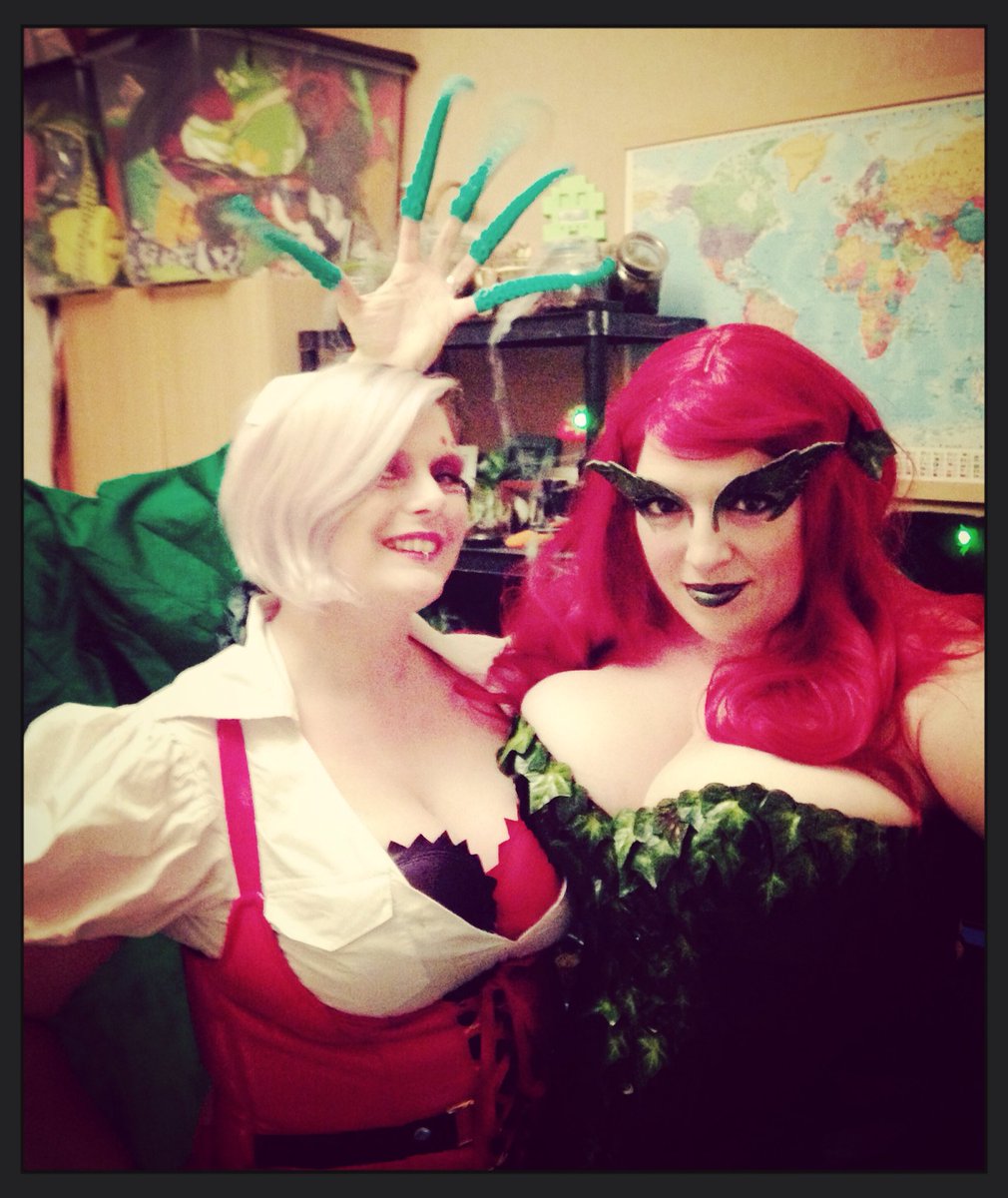 GypsyPixieBlog's tweet image. Missing Halloween already 🎃