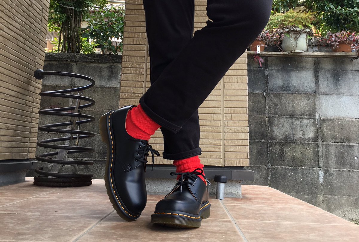 まっしゅ Wear Na Twitteru ついにマーチンデビュー テンションあがって2枚目のような感じに 笑 ドクターマーチン 赤靴下 かわいすぎる まっしゅ Wear Na Twitteru ついにマーチンデビュー テンションあがって2枚目のような感じに 笑 ドクターマーチン 赤靴下 かわいすぎる