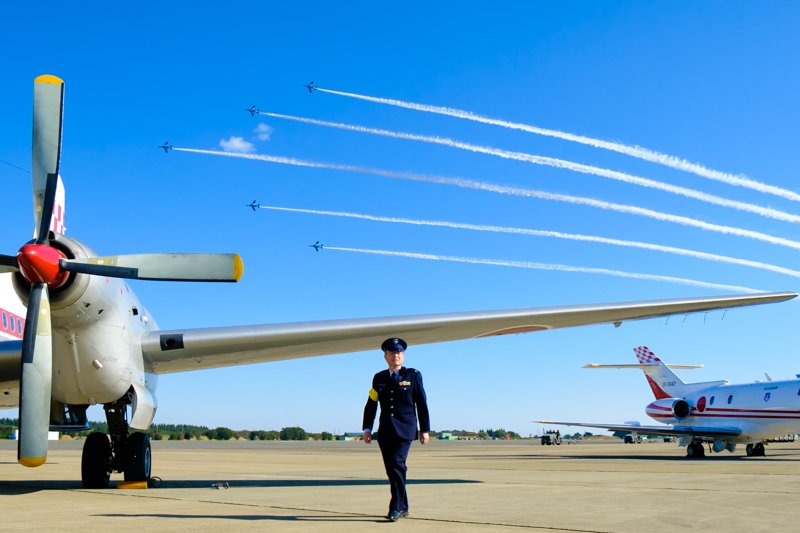 Tweet 入間基地航空祭2017 ブルーインパルスが凄すぎた Naver