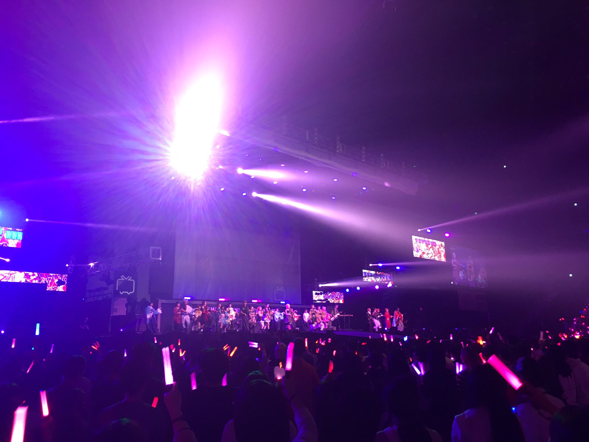Garnidelia Staff ニコニコ超パーティー16 小林幸子さんとのコラボ 吉原ラメント そしてたくさんの出演者の方々と 極楽浄土 披露させていただきました 本当に貴重な体験でした お越し下さった皆さん 生放送をご覧になられた皆さん ありがとうご