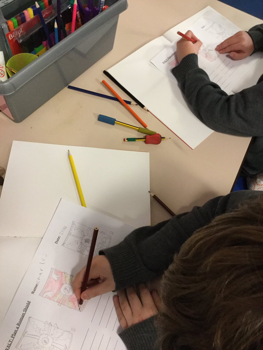 Maple class designing Roman sheilds #DT #PrimaryRocks