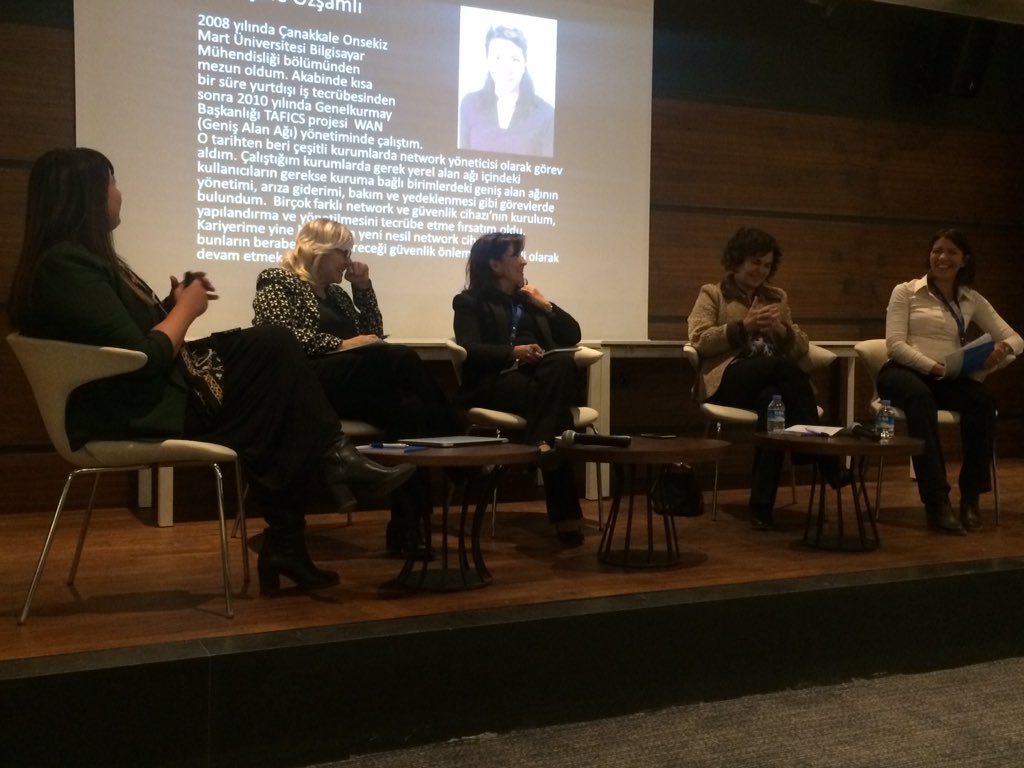 ISOC_TR's tweet photo. WomeninTech oturumu başladı! Bilişimdeki değerli kadınlarımız kadın/erkek işi ayrımını tartışıyor #inettr16 #isoctr https://t.co/LAtBrN80AO