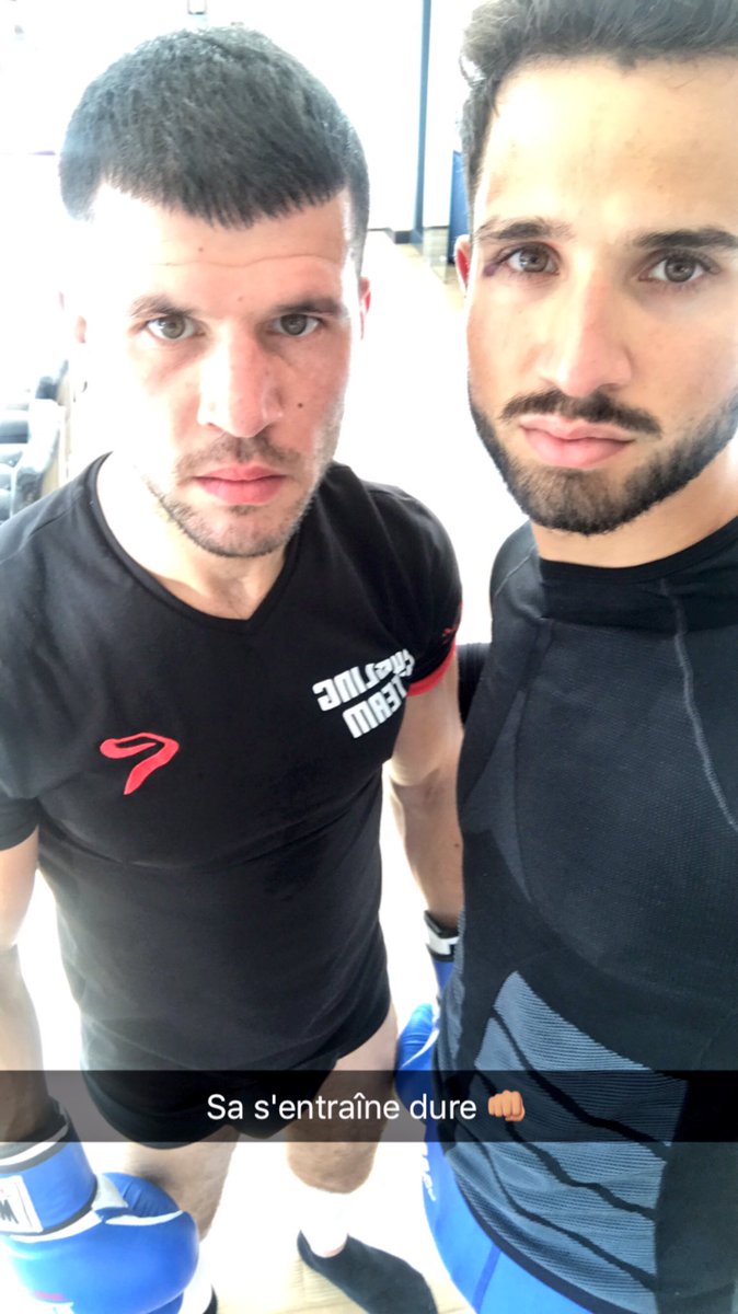 BouhanniNacer's tweet photo. #boxeanglaise with my friend #sofianetakoucht 👊🏽 #hardwork https://t.co/YRFHgE9kPA
