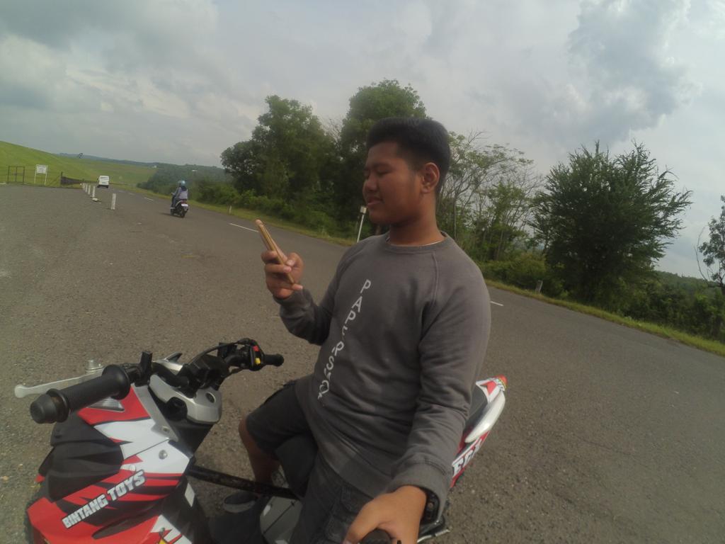 forstzly's tweet image. Smooth as you can 
#papersmooth #matictrail #xride #young #wild #free #style #calm #down #slow #high