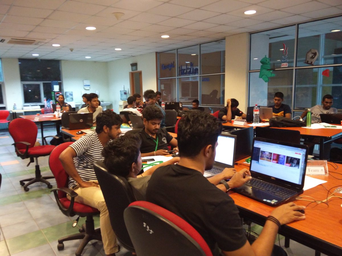 ReadMeSriLanka's tweet image. And the work never stop here at #Codefest2016 #sliit #lka