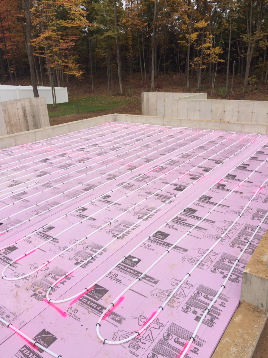 adirondackpm's tweet photo. The guys laying down some radiant tubing for Scott! #radiantheat #HVAC #Contractors #Construction #pipe https://t.co/eCsaetyhKj