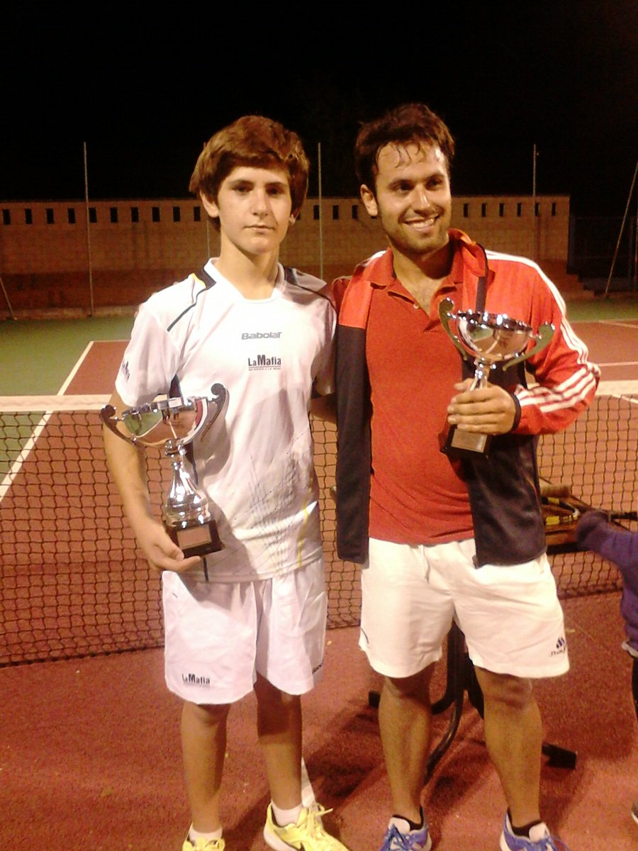 Tenemos el orgullo de anunciaros el patrocinio de uno de los mejores tenistas de #Sevilla, Jose María Rastrojo del <a href="/ClubBernier/">Club Bernier</a> 🎾 #tenis