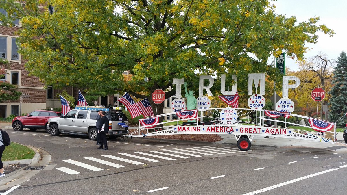 Trumpmobile1's tweet photo. # Unity Bridge 2016 #MSU https://t.co/Dks5zrJUbt