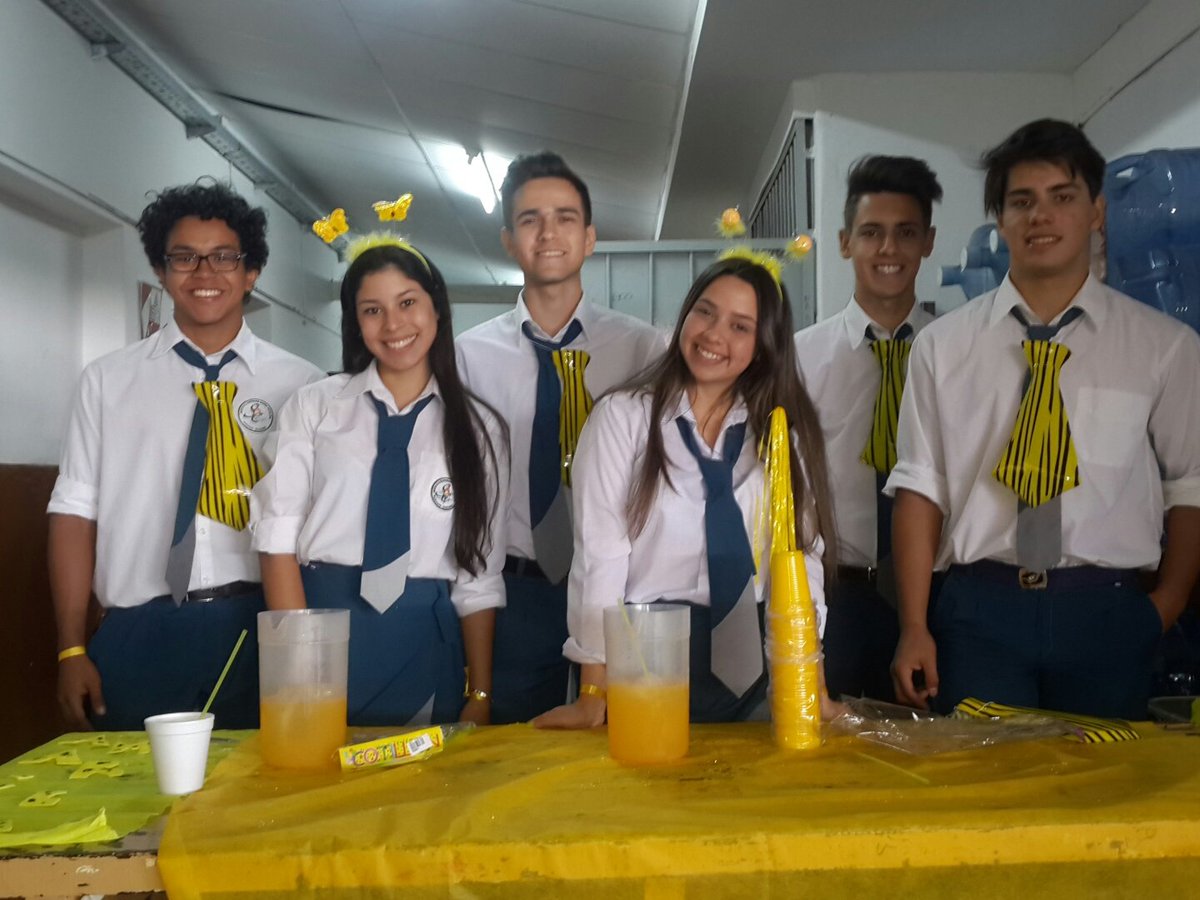 ListaRojaISSC's tweet photo. #ListaAmarilla haciendo su campaña en la semana!! Éxitos chicos 💛 https://t.co/iWeCBW72s1