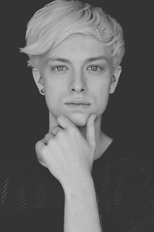 WikiMaleModels's tweet photo. Paul Craddock. https://t.co/NXewaSChJn