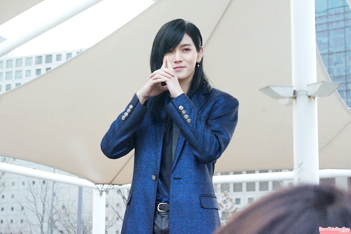 Luminous_nu's tweet photo. 생일 축하해요 축하해요 당신이 태어난 날 그분께 감사드려요
 #BORNTHISRENDAY https://t.co/wMrs902kT3