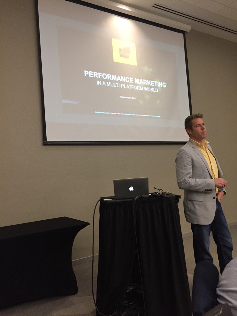 davidkaye6's tweet image. Eric from Light Reaction talking performance marketing to kick off the Miami @masterclassing! @LightReaction