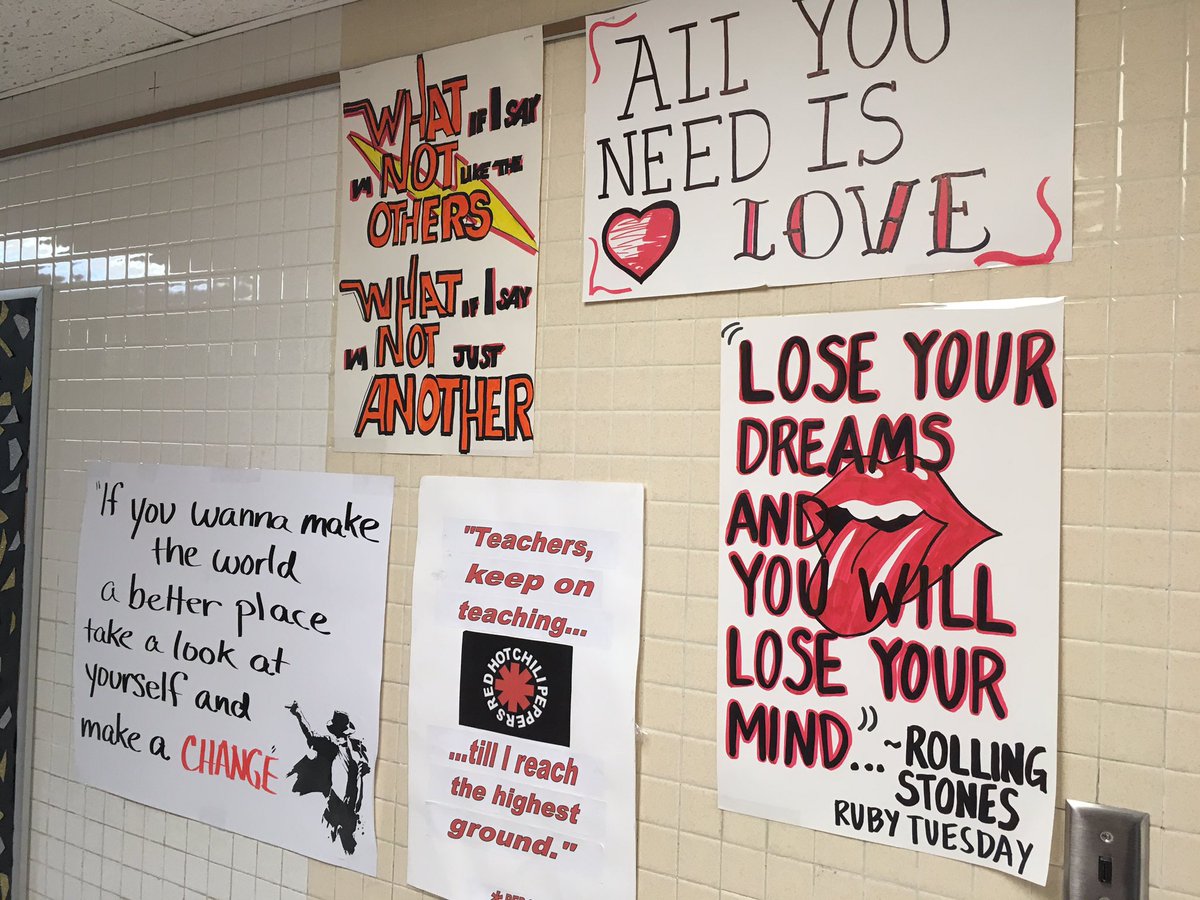 YsletaMS's tweet photo. Friday signs live on in our hallways! #BeBraveBeBold #CultureTransformation #YMSRocks https://t.co/IYOqUcXE08