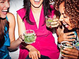 Hey Ladies!! Tonight, it's all about you and you know the deal--drinks are free from 6-8 p.m.! #drinks #fridayeve