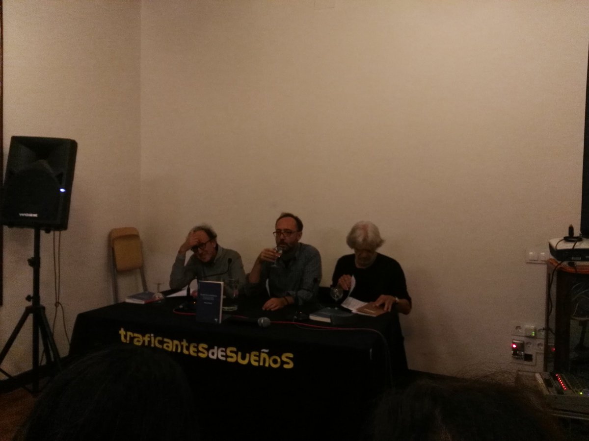Arrancamos en <a href="/traficantes2010/">Traficantes de Sueños</a> la presentación del libro "cohabitar la diferencia" de <a href="/ManuelDesviat/">Manuel Desviat</a> presentado por <a href="/colinaperez_f/">Fernando Colina</a>