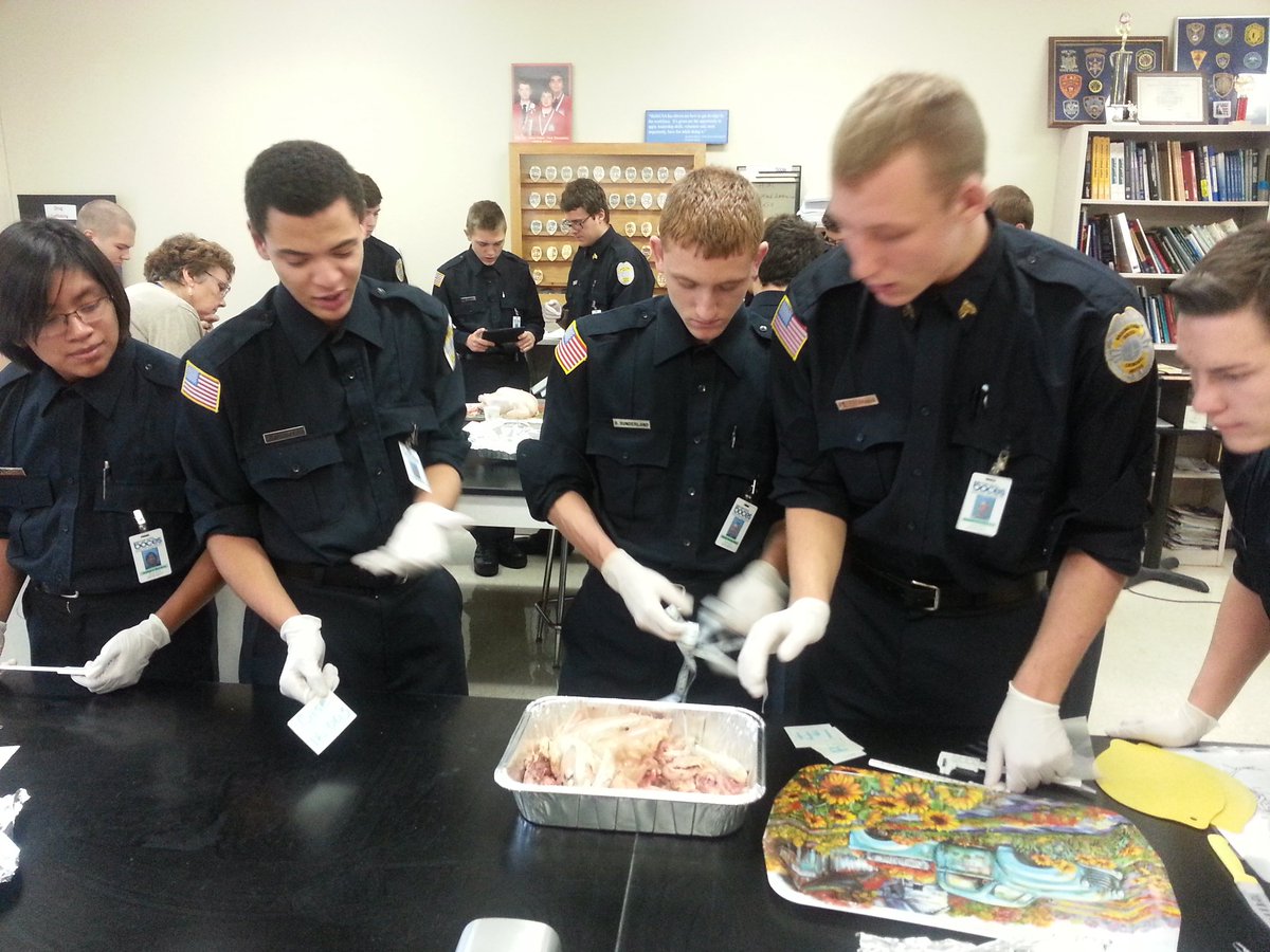 JenniferLLeip's tweet photo. Future forensic pathologists at work! @BTCareerTechED #scienceincte https://t.co/Yjr8RgnFlL