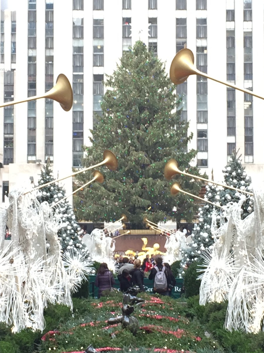 The tree is coming! So is the Pipes of Christmas. ow.ly/5RQ0305NeYB <a href="/NYCChristmas/">Rockcenter Tree</a> <a href="/RadioCity/">Radio City</a> <a href="/rockcenternyc/">Rockefeller Center</a> <a href="/rockcenterrink/">Rink at Rock Center</a>