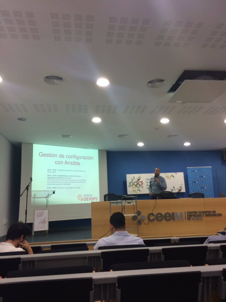 danielvigueras's tweet photo. Comienza el @MurciaDevOps con "Gestión de configuración con Ansible" #murciadevops #devops #ansible https://t.co/TbfuWG1Rl9