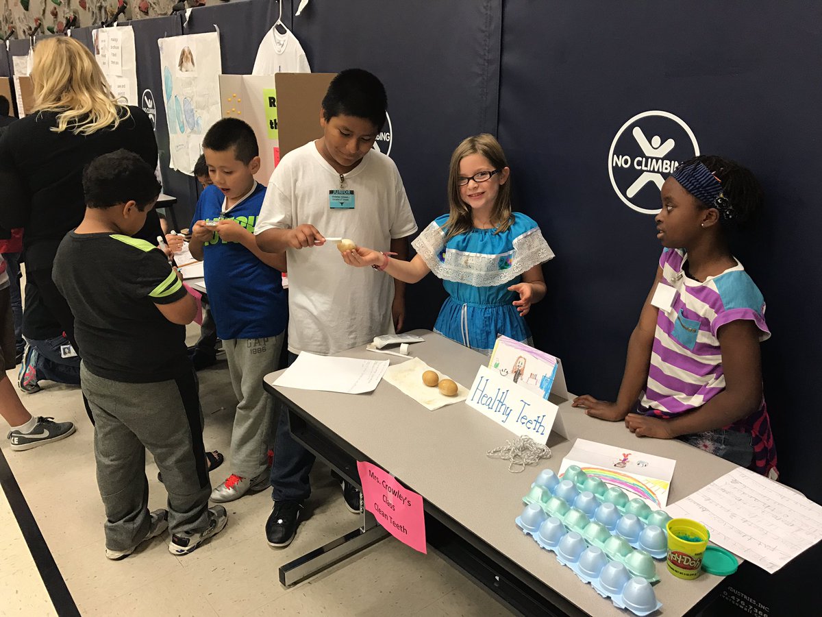 mendenhall2nd's tweet photo. STEM Expo!!! #mendenhalllearns https://t.co/2jhhchpcJR