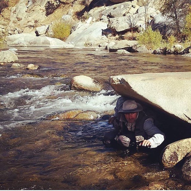 urbanbarrels's tweet image. Fly-fishing guide x barrel chaser, Guy Jeans finds an #upperkern cavern ⚡️ #kernriverflyshop #urbanbarrels #foamish…