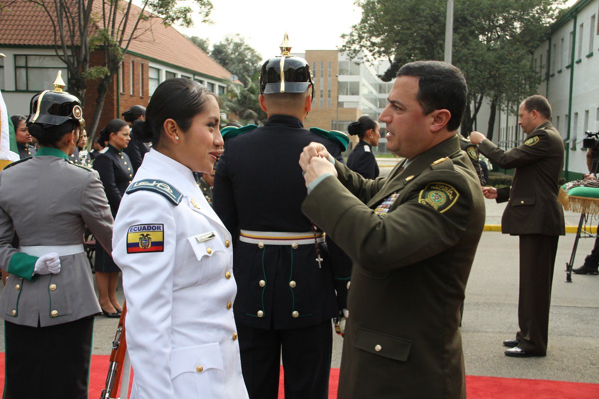 EscuelaDCadetes's tweet image. Encomendado al Todopoderoso los integrantes curso 107 oficiales, próximamente prestarán su servicio a la comunidad
