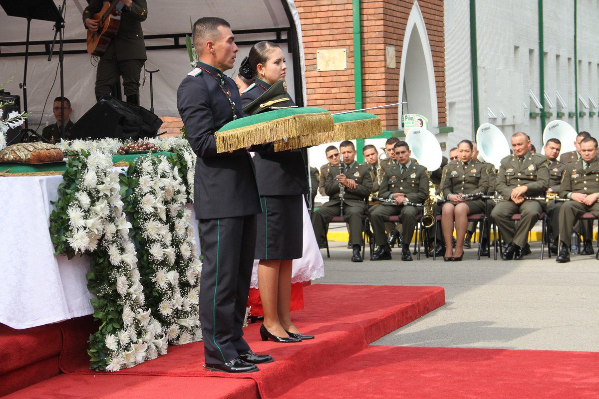 EscuelaDCadetes's tweet image. Encomendado al Todopoderoso los integrantes curso 107 oficiales, próximamente prestarán su servicio a la comunidad