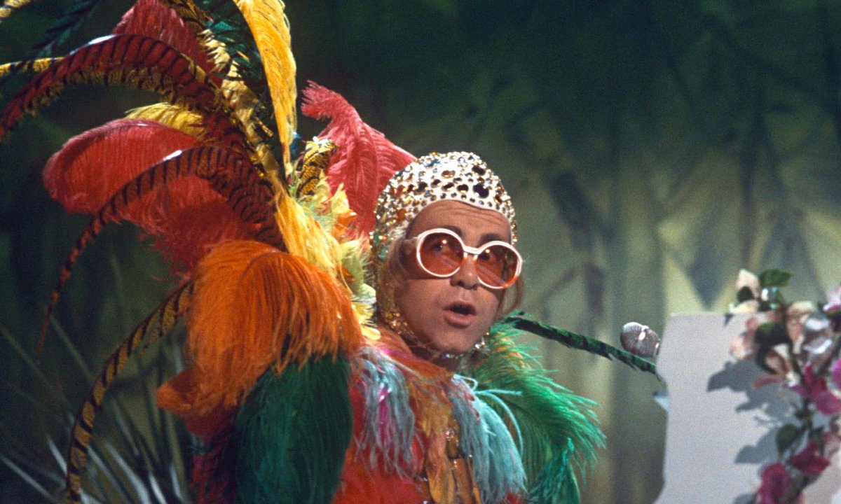 jessandfriends1's tweet photo. Today in 1977 during a concert in London, Elton John announced to fans that he would be retiring from live performances #tbt #JessAndFriends https://t.co/wUJF3ytMpJ