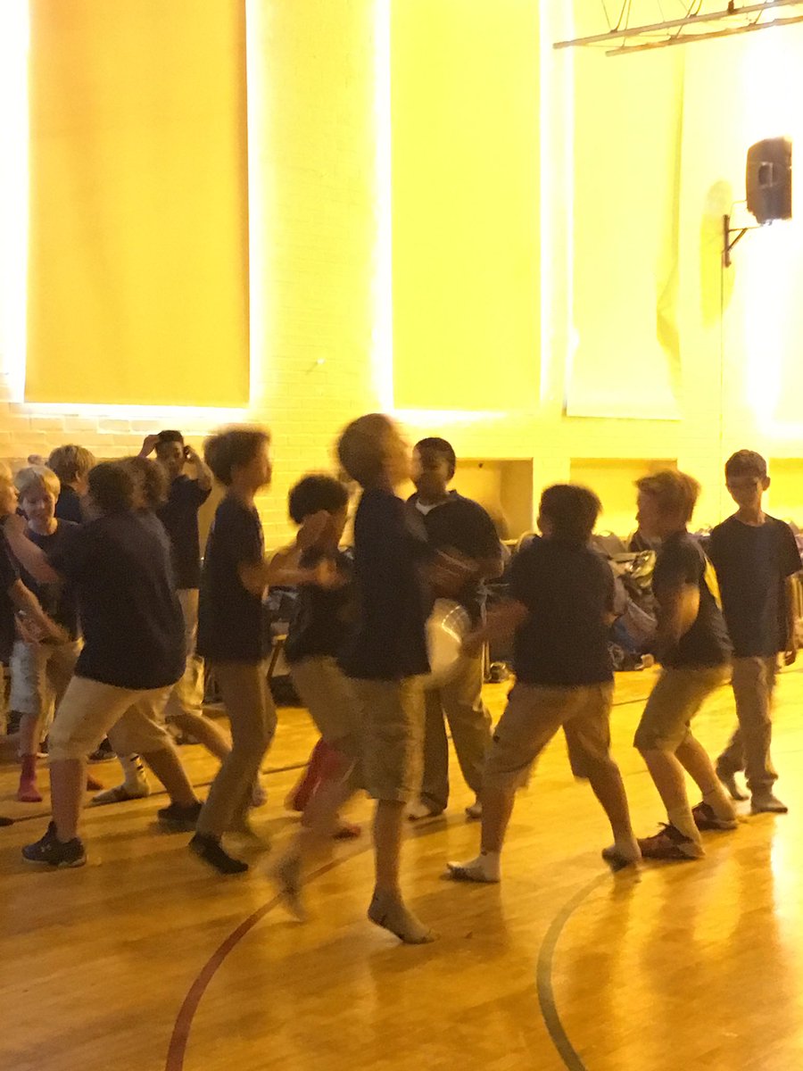 emily_desimone's tweet photo. 5th Grade having fun at the school dance! #RP233 #DJSlinger #SchoolDance https://t.co/4SPwG4FPyi
