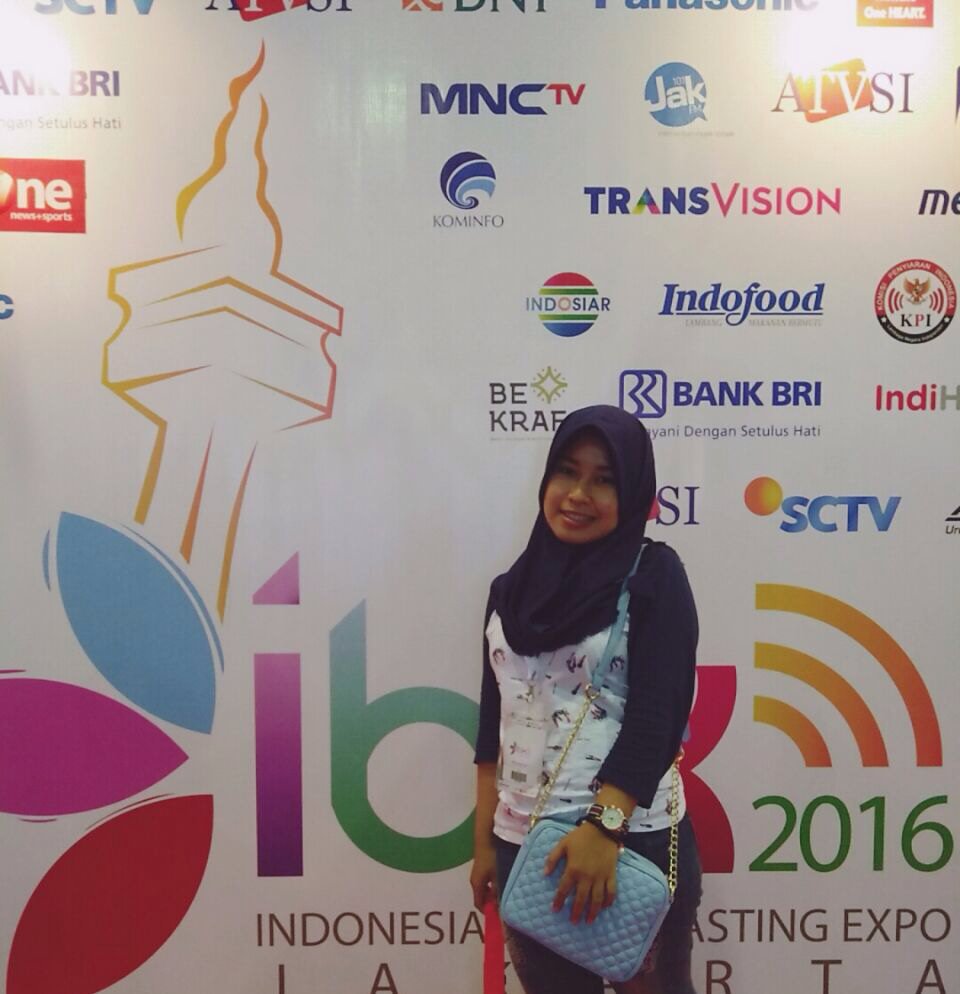 pipitpatmawati5's tweet photo. Pecaaaaah banget acaranya πππ #indonesiabroadcastingexpo #IBX2016 https://t.co/6dQR4LcUvO