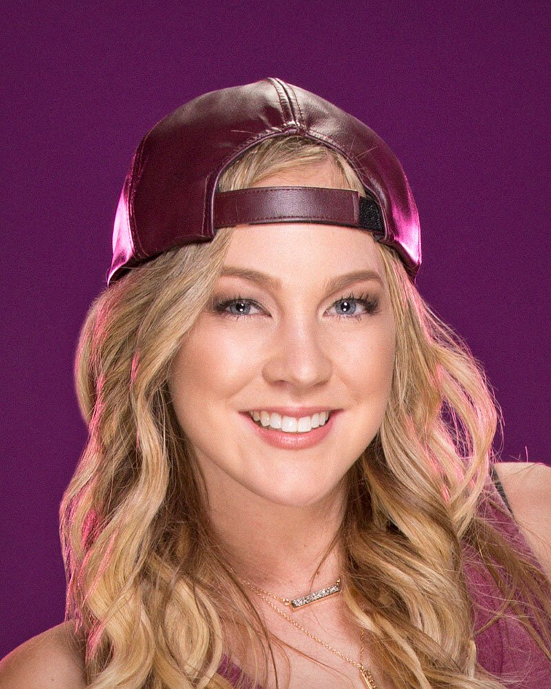 ShedBoogie's tweet photo. This begging ass no washing her ass bitch is getting all my American Nom Votes this week #BBOTTAlex #BBOTT #Plastics https://t.co/Kpe8VjLUGN