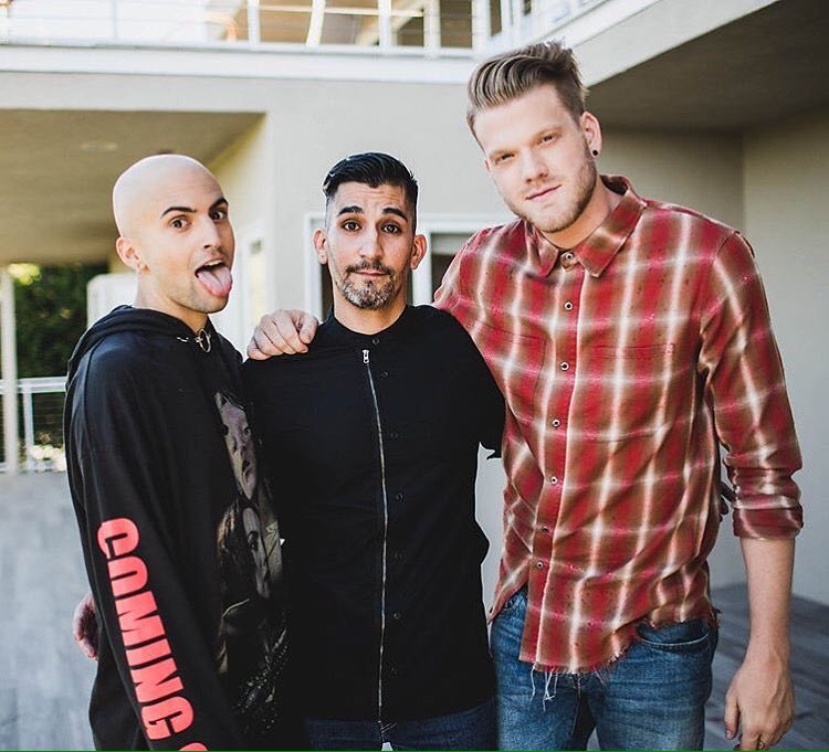 PTXRussiaFan's tweet photo. .@erixfilming ig https://t.co/SCV2OcP56V #sounditoutdoc https://t.co/w953CD7ttH